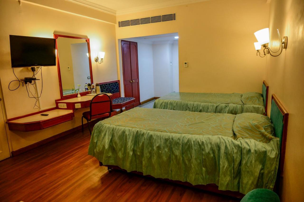 Maya'S Kings Kourt Mysore Exterior foto